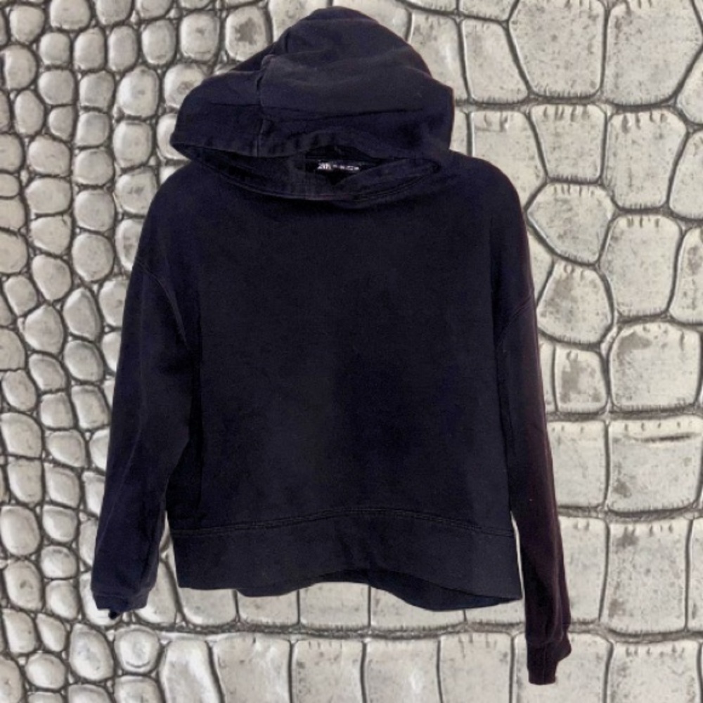 Black Cropped Zara Hoodie